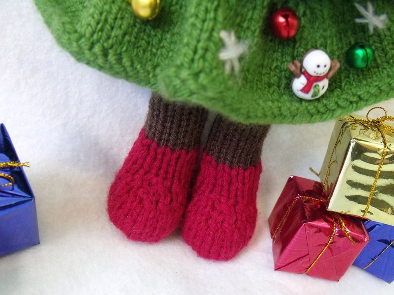 Holiday tree doll toy knitting pattern