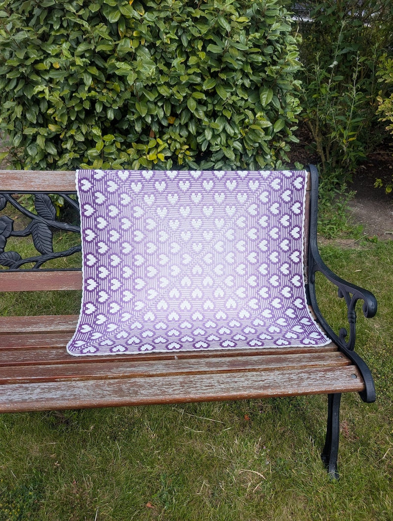 Crochet pattern Hearts Go Round blanket