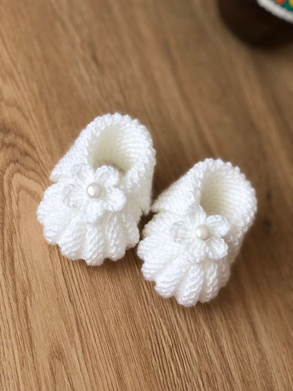 Newborn Knit Slippers and Headband Pattern