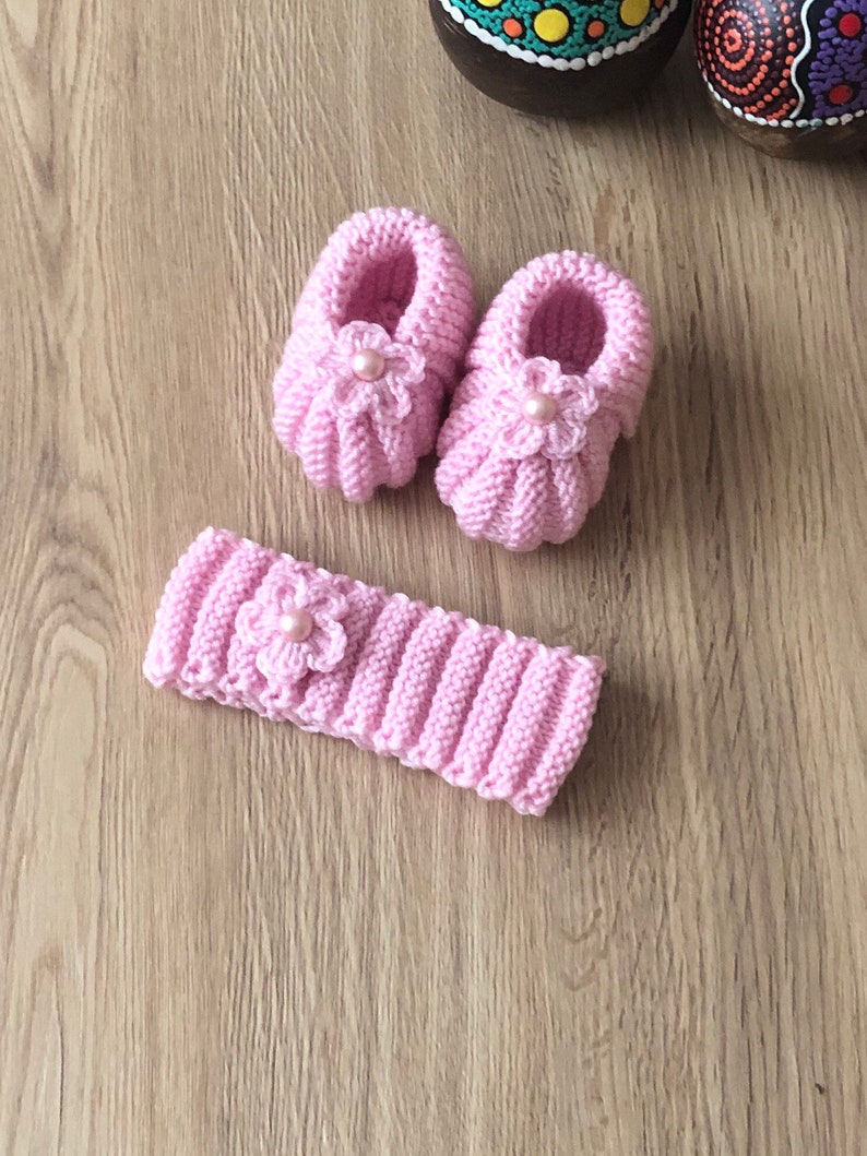 Newborn Knit Slippers and Headband Pattern