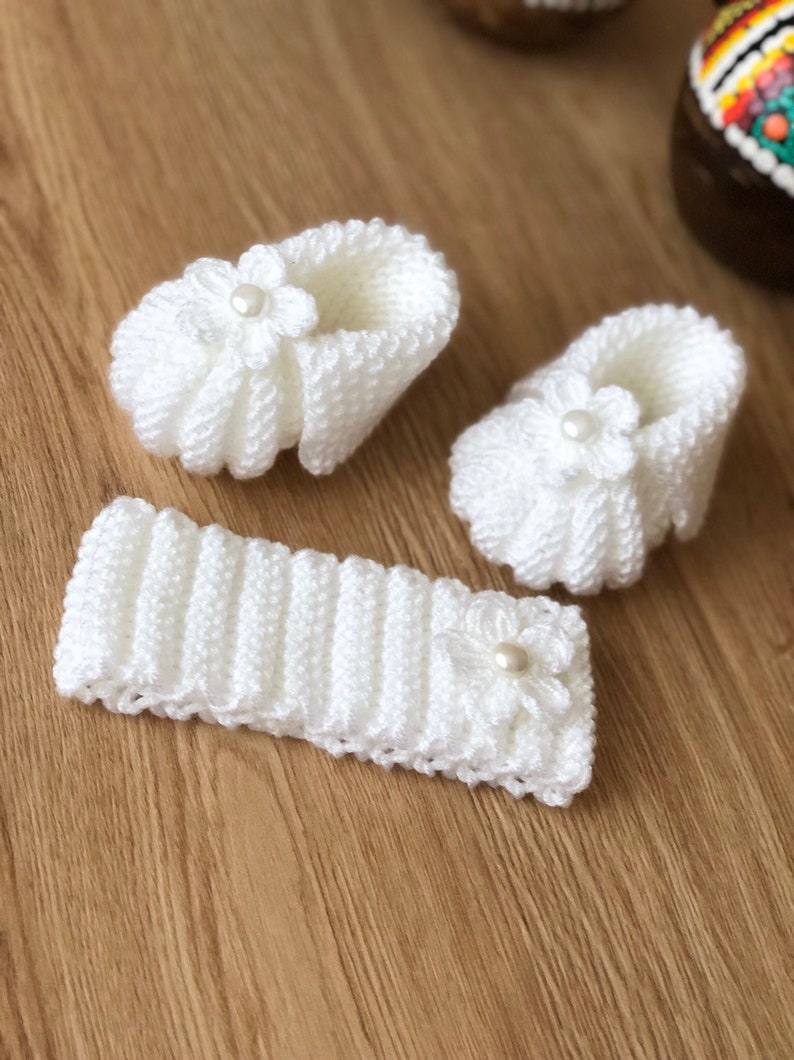 Newborn Knit Slippers and Headband Pattern