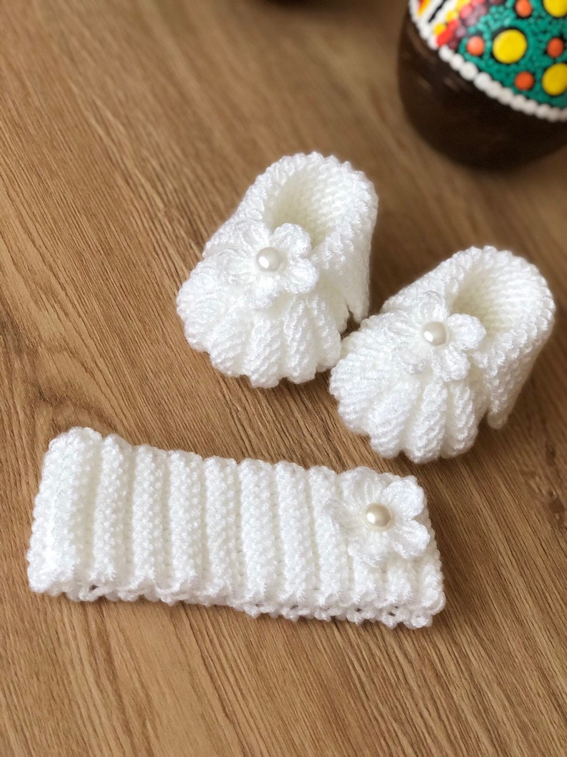 Newborn Knit Slippers and Headband Pattern