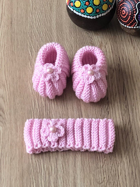 Newborn Knit Slippers and Headband Pattern