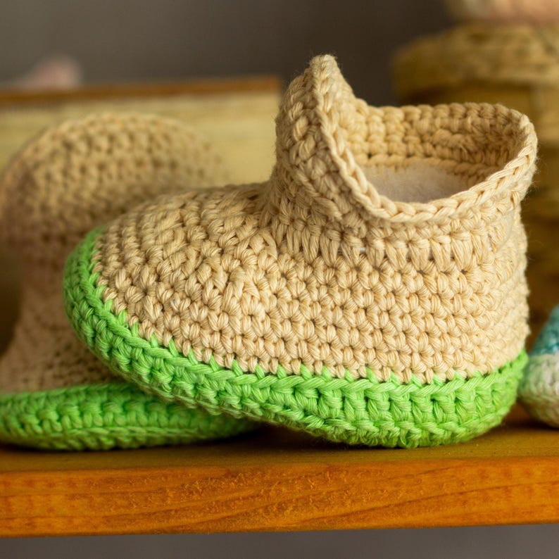 Crochet Baby Booties Pattern