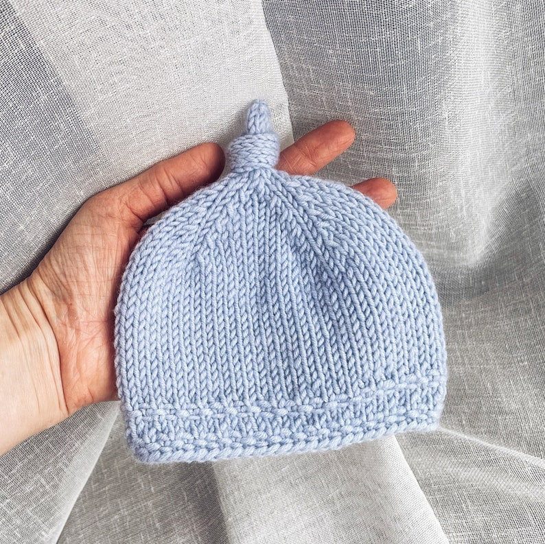 Top Knot Baby Beanie Knitting Pattern