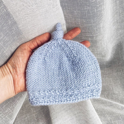 Top Knot Baby Beanie Knitting Pattern
