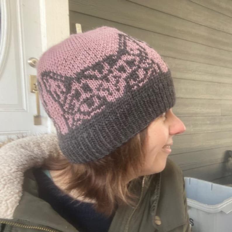 The Stare - Hat knitting Pattern