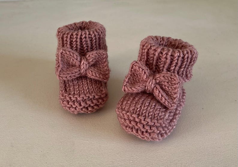 Baby Bow Booties And Beanie Hat Set Knitting Pattern