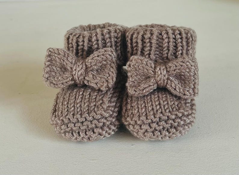 Baby Bow Booties And Beanie Hat Set Knitting Pattern
