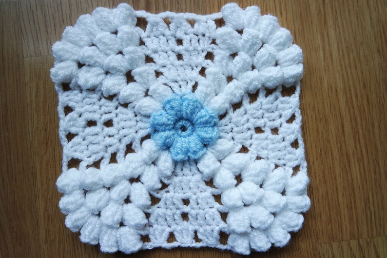 crochet flowers blanket blue and white afghan pattern