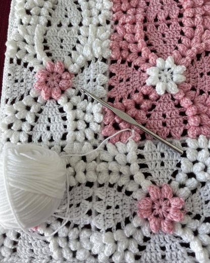 crochet flowers blanket blue and white afghan pattern