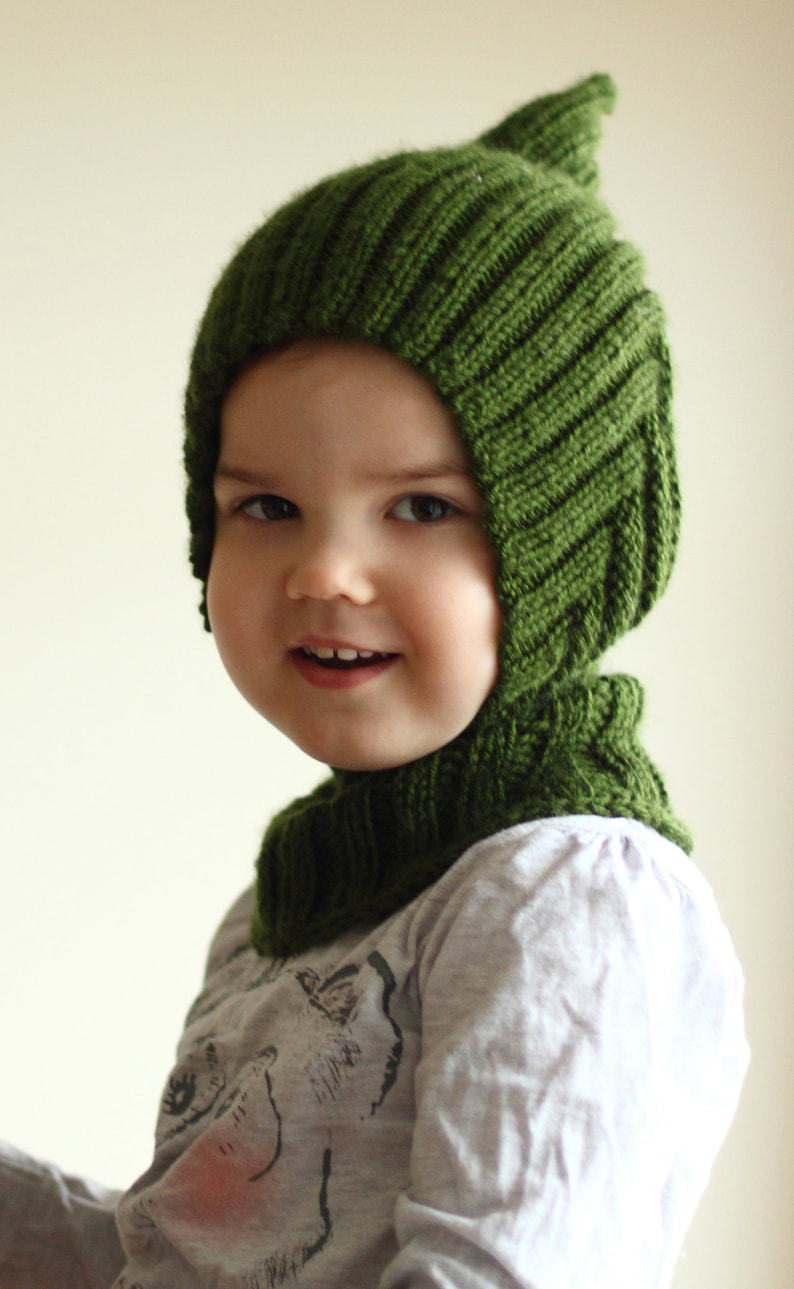 Pixie elf hat hooded scarf knitting pattern