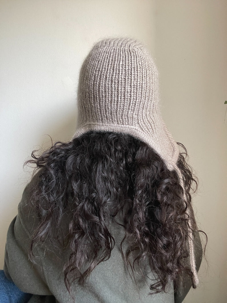 The Basset Hat knitting pattern