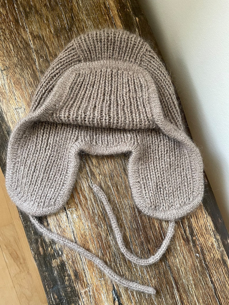 The Basset Hat knitting pattern