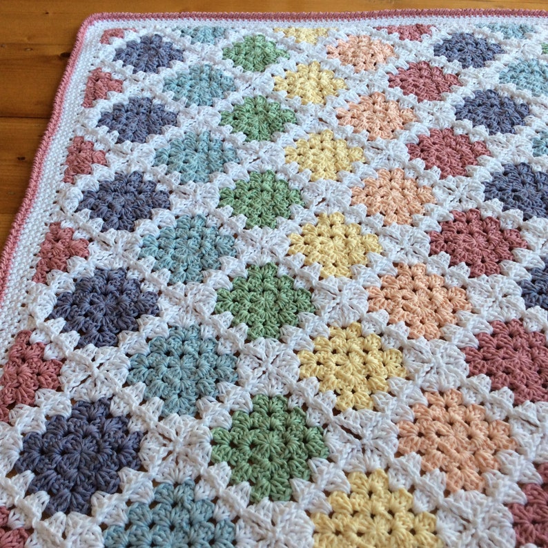 Spin Your Granny Square blanket pattern
