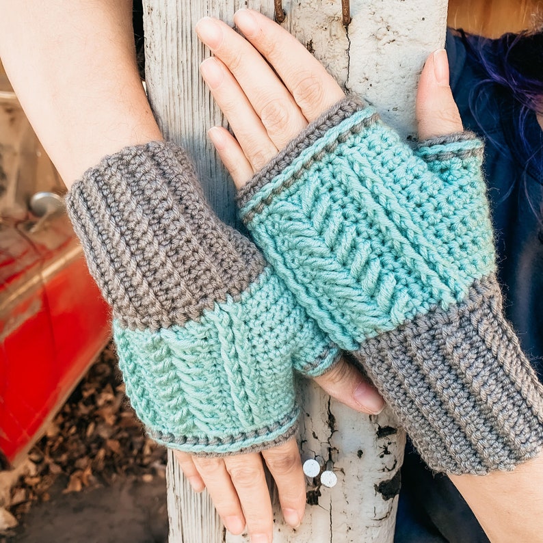Crochet Fingerless Gloves Pattern