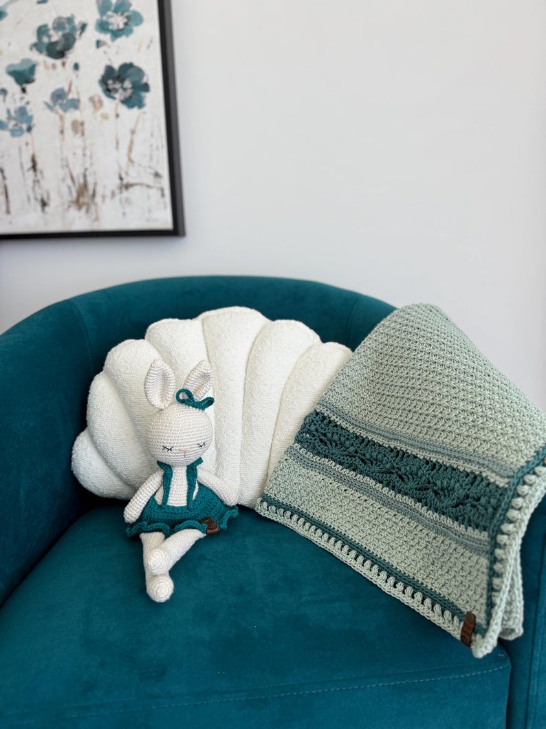 Easy Crochet Blanket Pattern