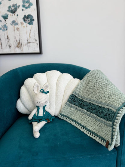 Easy Crochet Blanket Pattern