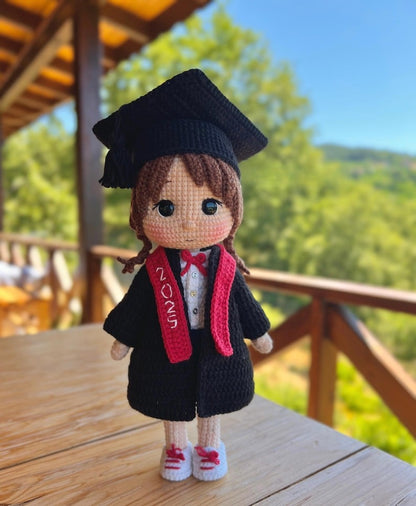 Graduation Dolls Crochet Pattern