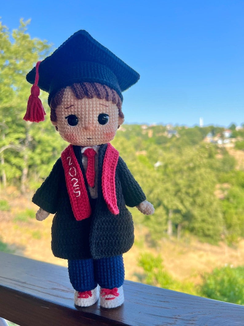 Graduation Dolls Crochet Pattern