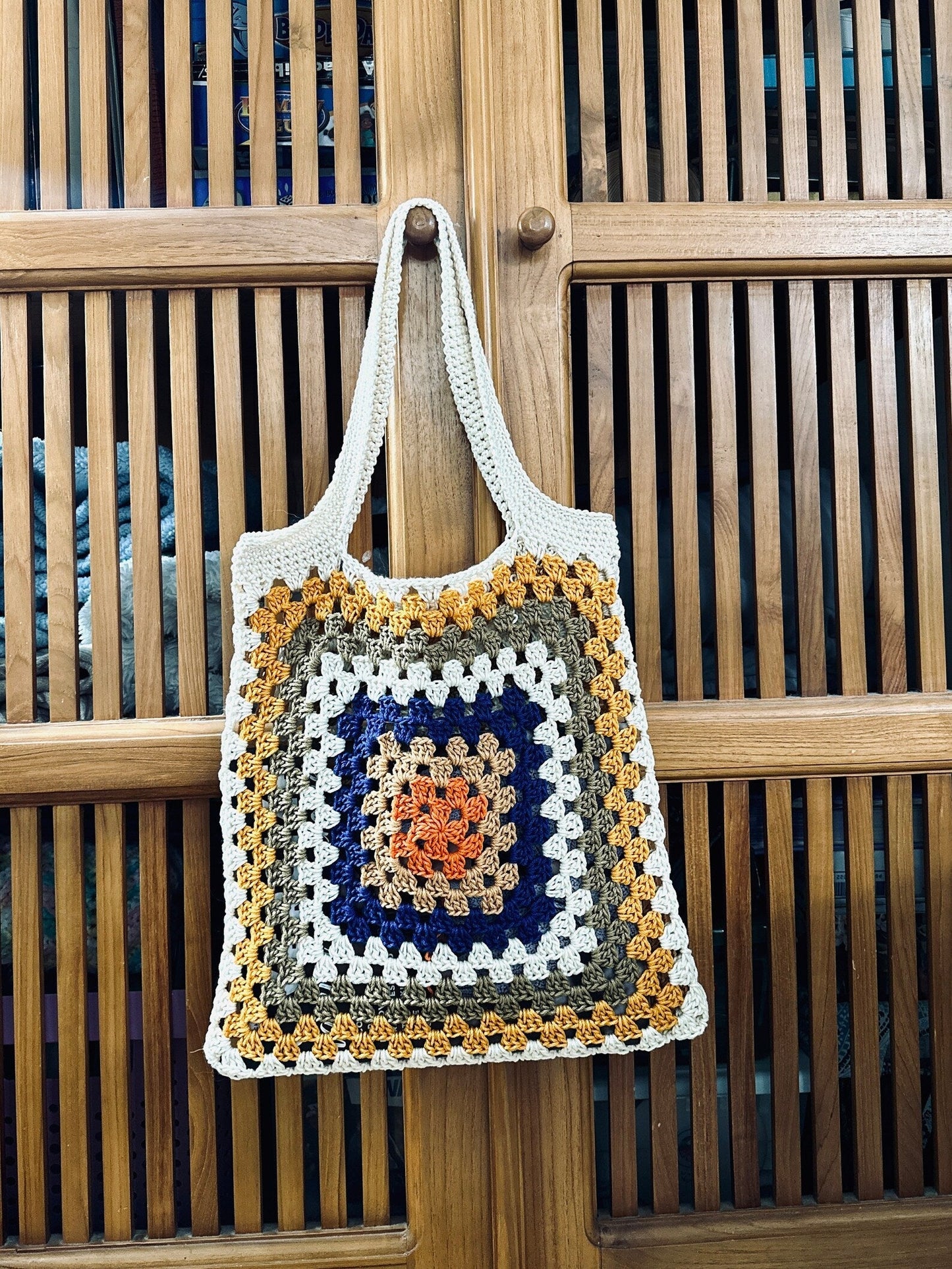 Granny Square Tote Bag Crochet Pattern