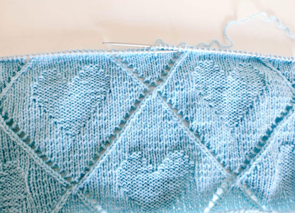 Knit baby blanket HEART Pattern